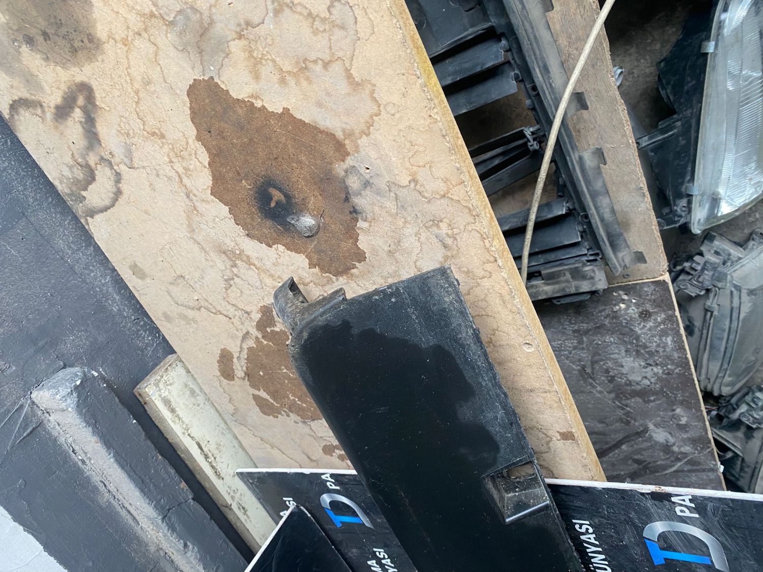 RENAULT DUSTER MAR�B�YEL KAPLAMASI 